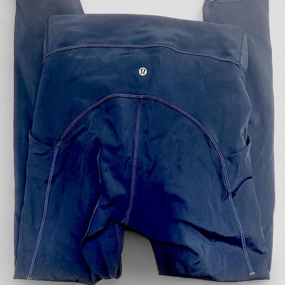 Lululemon Women's Blue and Navy Leggings